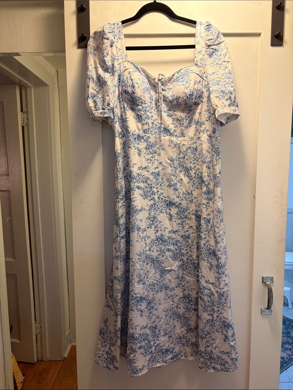 RIHOAS White & Blue Floral Sweetheart Midi Dress